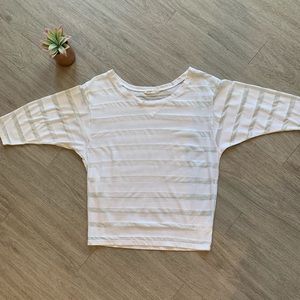 3/4 length sleeve white shirt